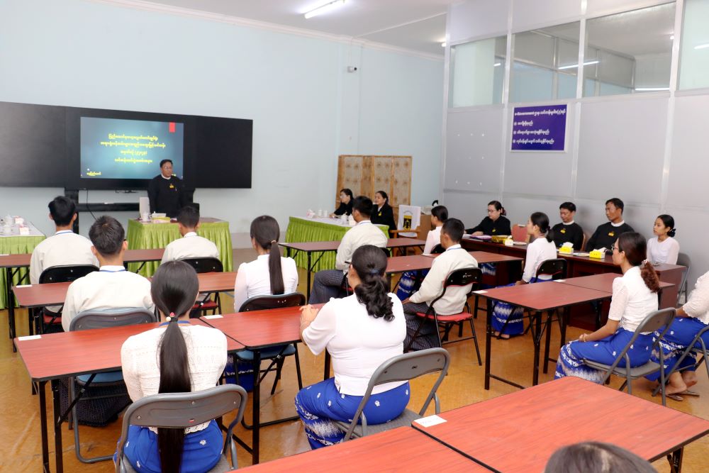 တရားရုံးဝန်ထမ်းများ အရည်အသွေးမြှင့်သင်တန်းအမှတ်စဉ် (၂/၂၀၂၃) သင်တန်းဆင်းပွဲအခမ်းအနားကျင်းပ